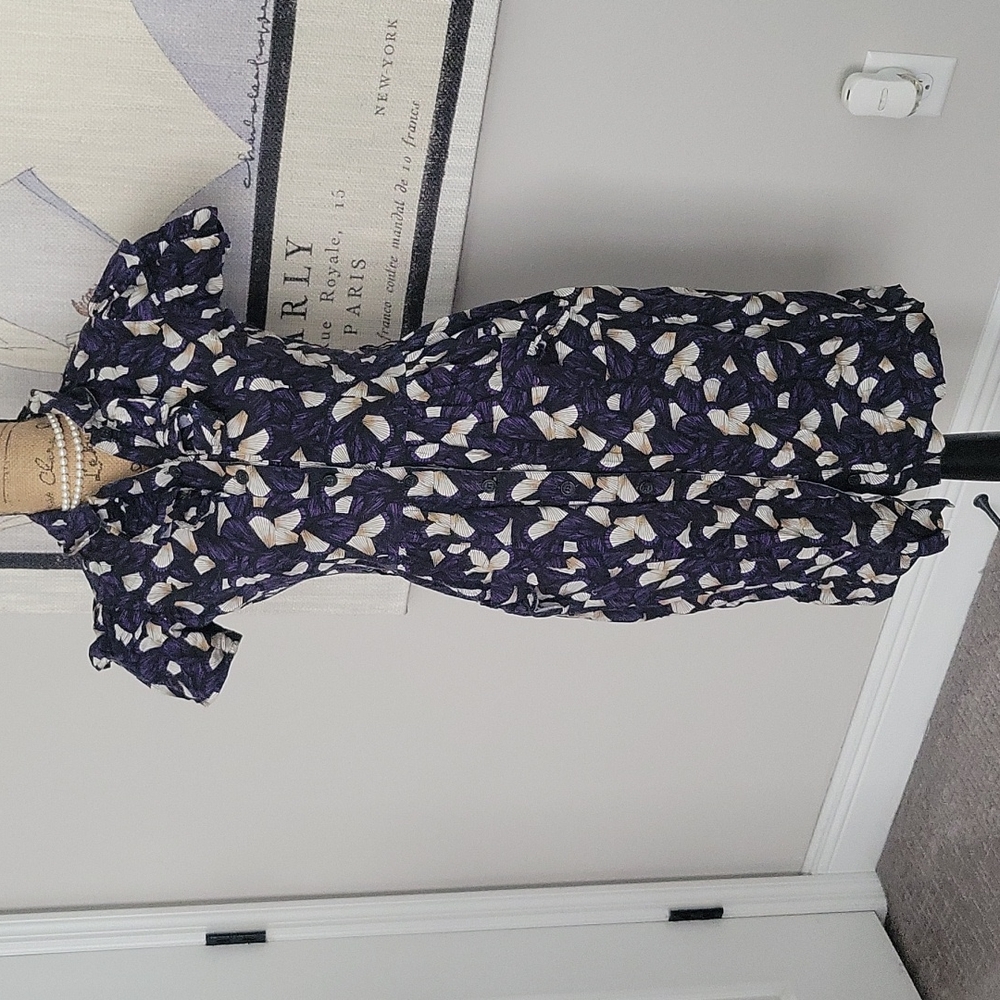 Super cute button down dress